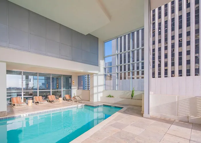 Modern Highrise Sanctuary, Gym, Pool, Prking, W-d, Golf Phoenix