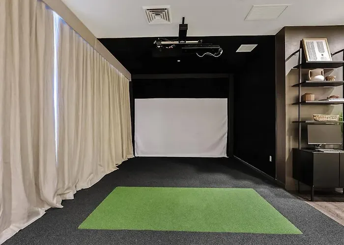 Modern Highrise Sanctuary, Gym, Pool, Prking, W-d, Golf *