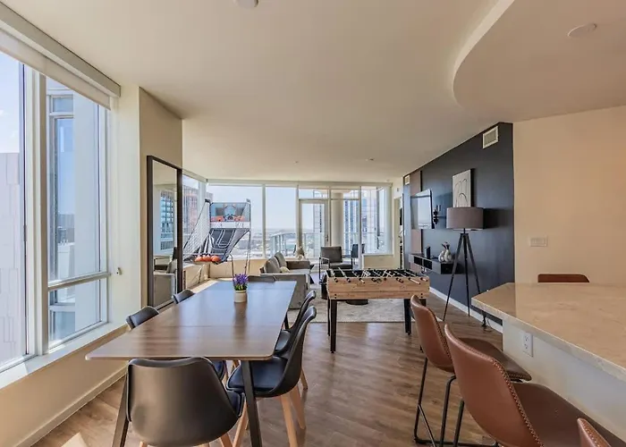 Modern Highrise Sanctuary, Gym, Pool, Prking, W-d, Golf Apartamento *