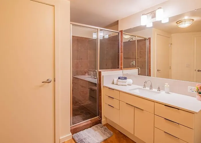 Modern Highrise Sanctuary, Gym, Pool, Prking, W-d, Golf Phoenix