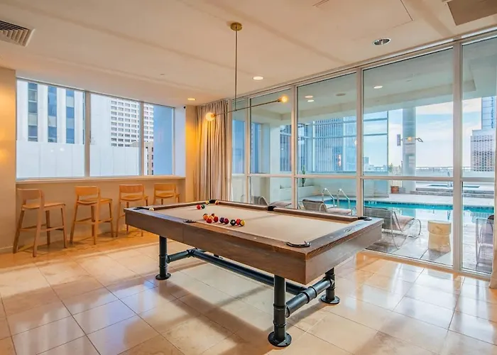 Modern Highrise Sanctuary, Gym, Pool, Prking, W-d, Golf *